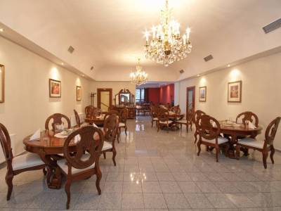 Royal Hotel